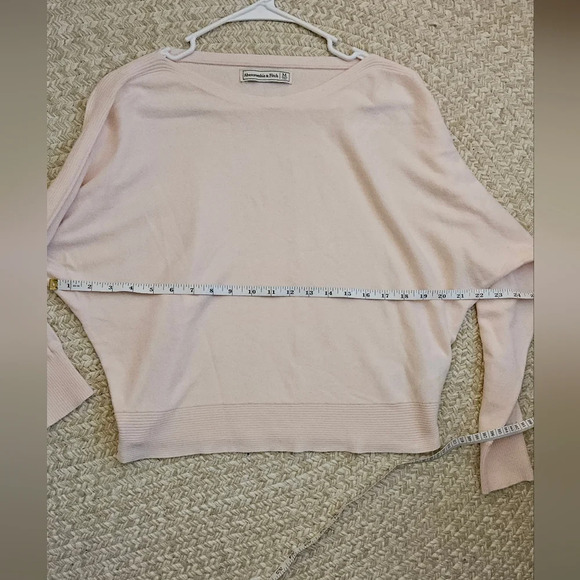 Abercrombie & Fitch Baby Pink Sweater - Picture 6 of 6